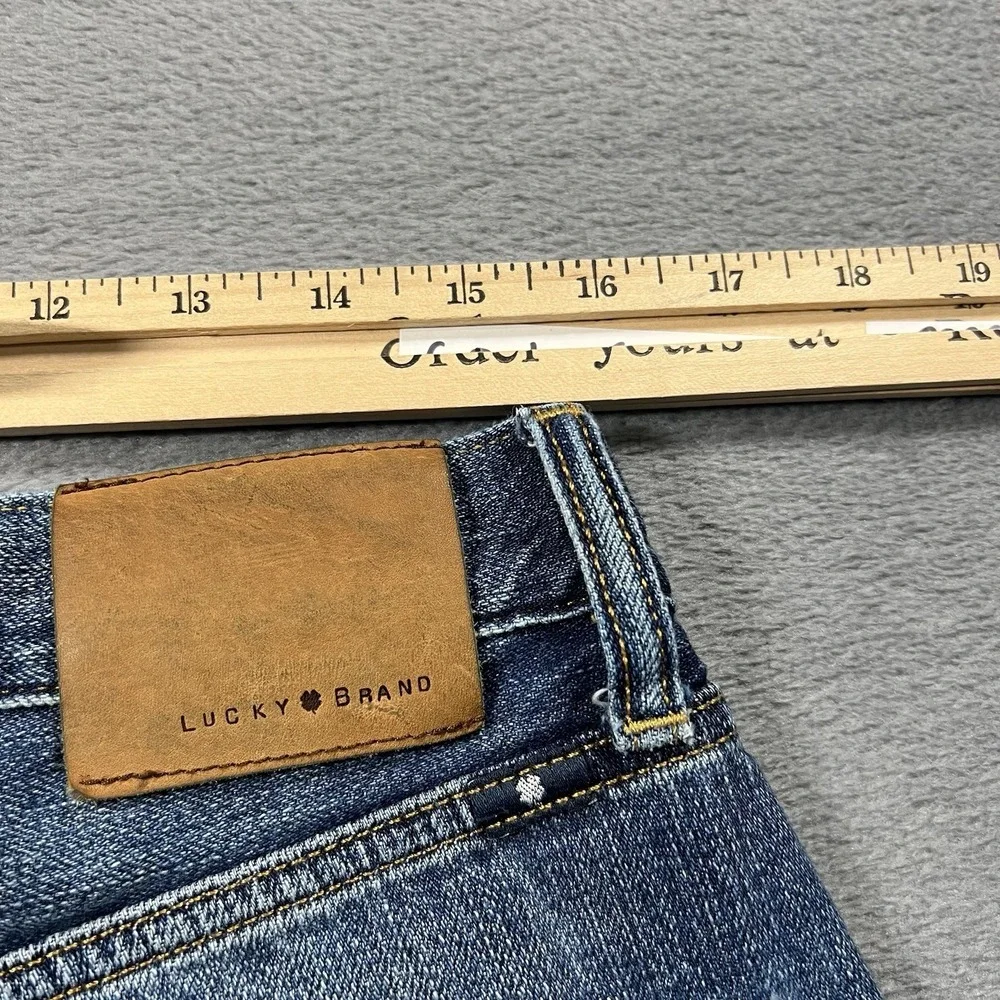 Lucky Brand Jeans Mens 32x32 Blue 221 Original Straight Mid Rise Medium Wash